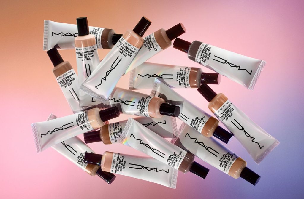 Nova MAC Strobe Dewy Skin Tint hidratantna tonirana krema dolazi u 16 nijansi